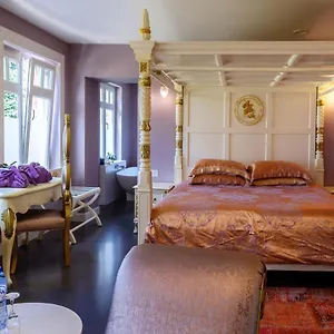 Couette-café Saint-georges -located In The Centre Of Bruges-, Bruges