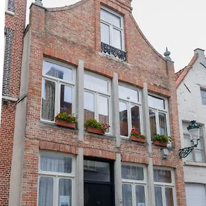 Bed and breakfast Le Nid Du, Brujas