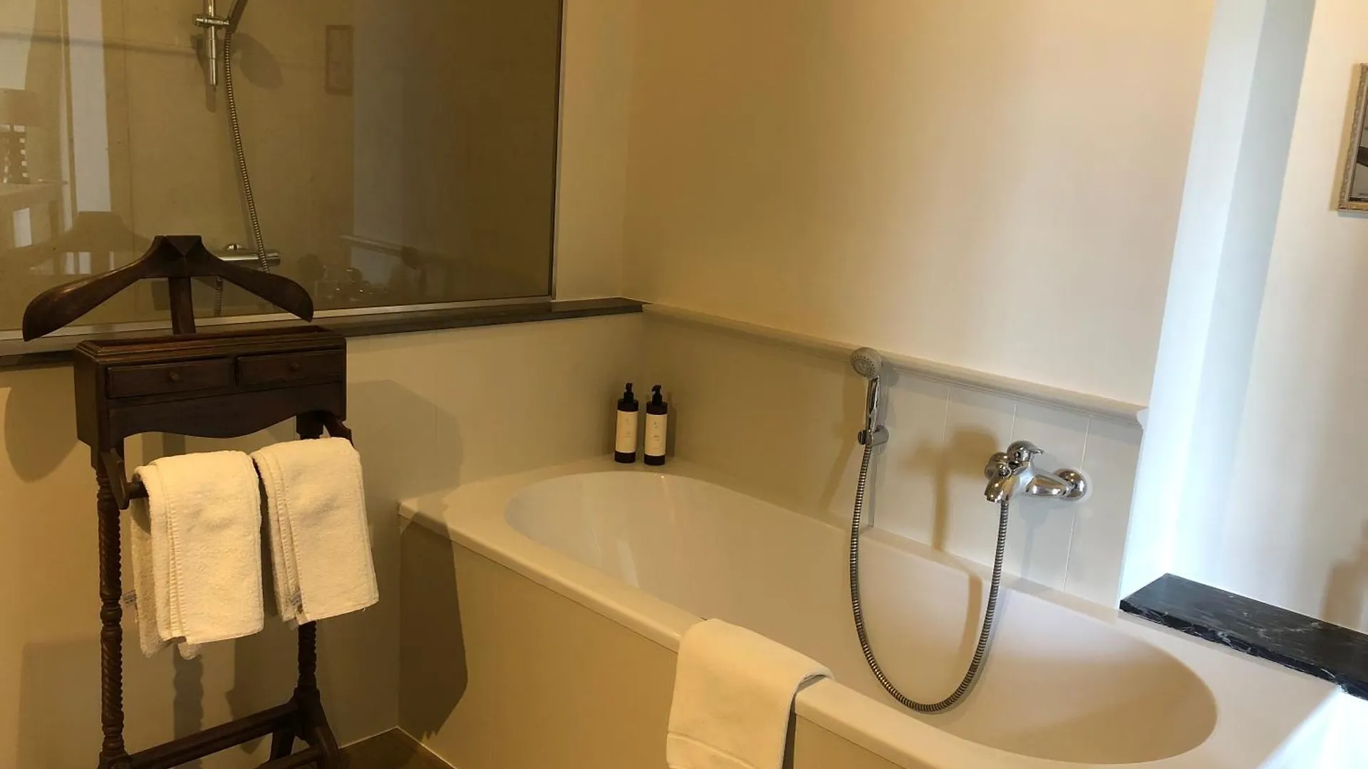 Chateau Fort Lapin Torenkamer Bruges Bed & Breakfast