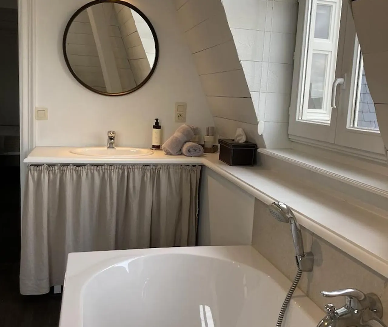 Chateau Fort Lapin Bruggy Bed & Breakfast