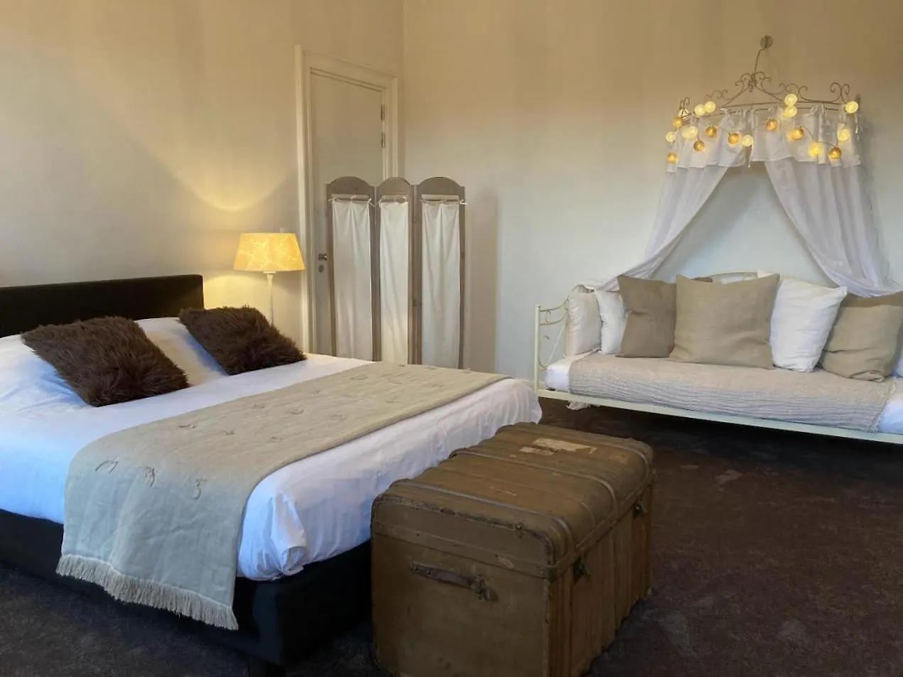 Chateau Fort Lapin Bruggy Bed & Breakfast